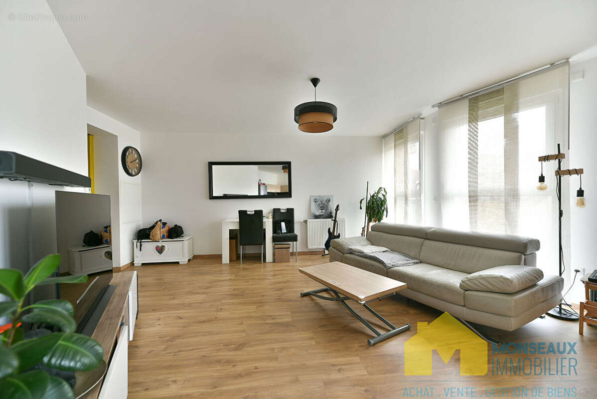 Appartement à CHILLY-MAZARIN