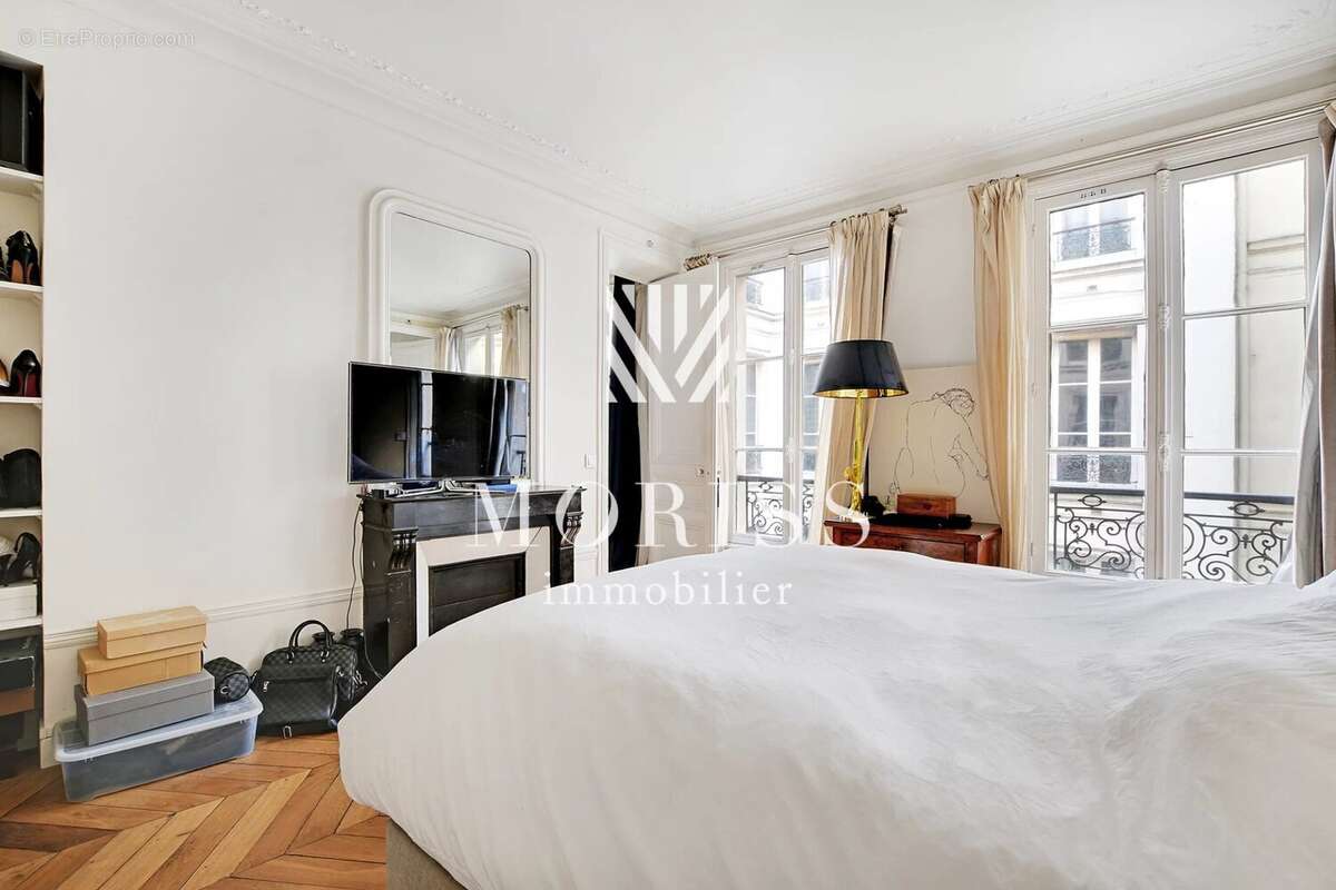 Appartement à PARIS-2E