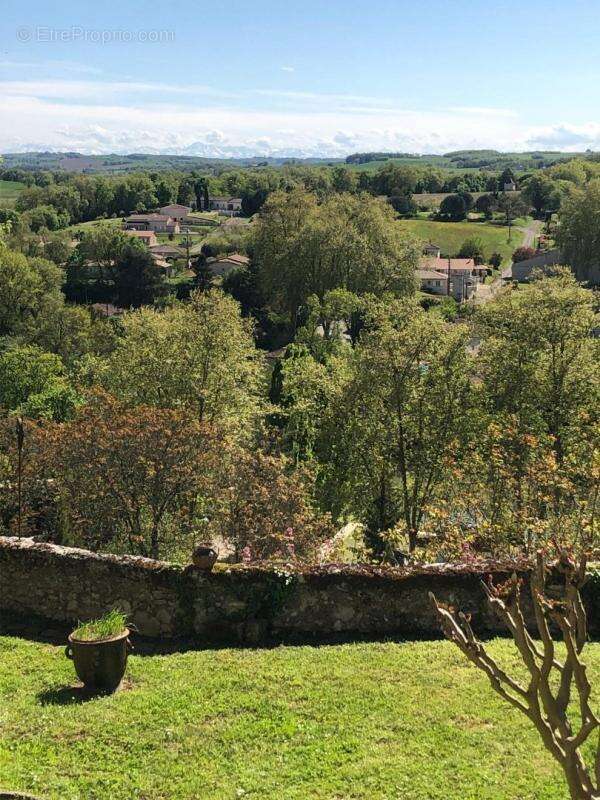 Maison à VALENCE-SUR-BAISE