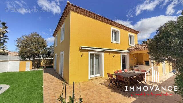 Maison à MAUGUIO
