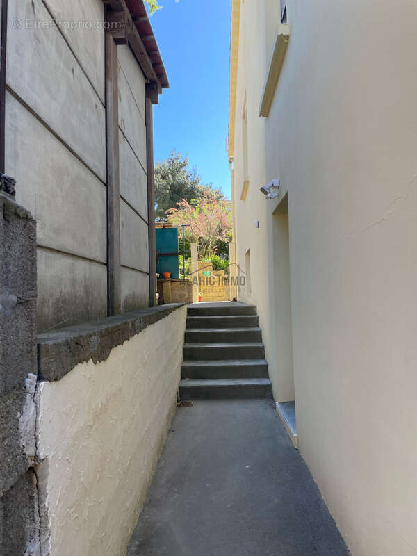 Maison à DOUZENS