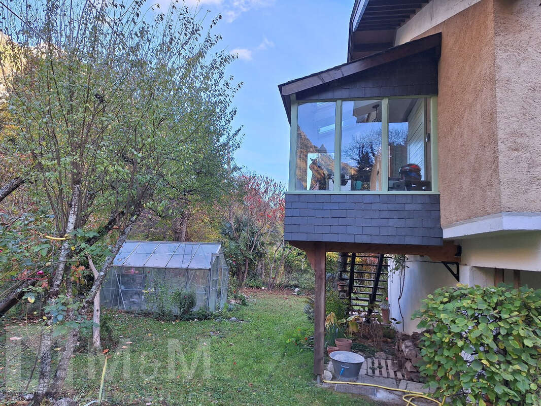 Maison à BESSEDE-DE-SAULT