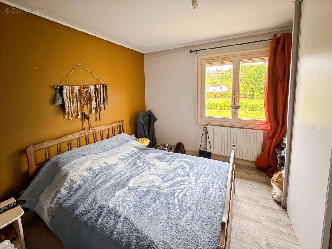 Maison à SAINT-ASTIER