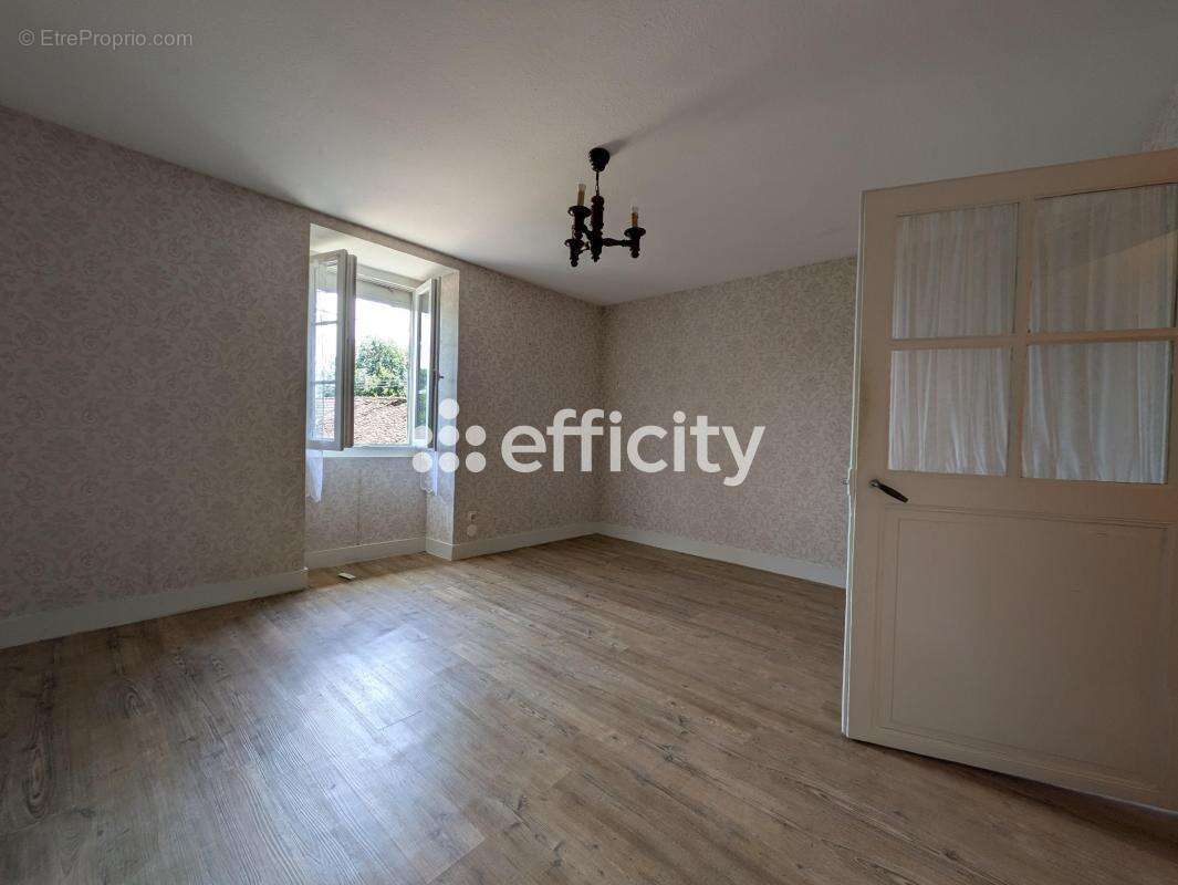 Maison 109 m² à Thouron  - photo 6