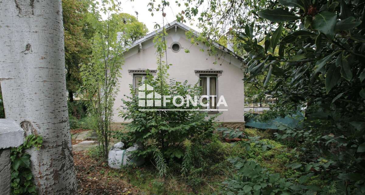 Terrain à CHATENAY-MALABRY