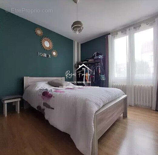 Chambre 1  - Maison à CHATELLERAULT