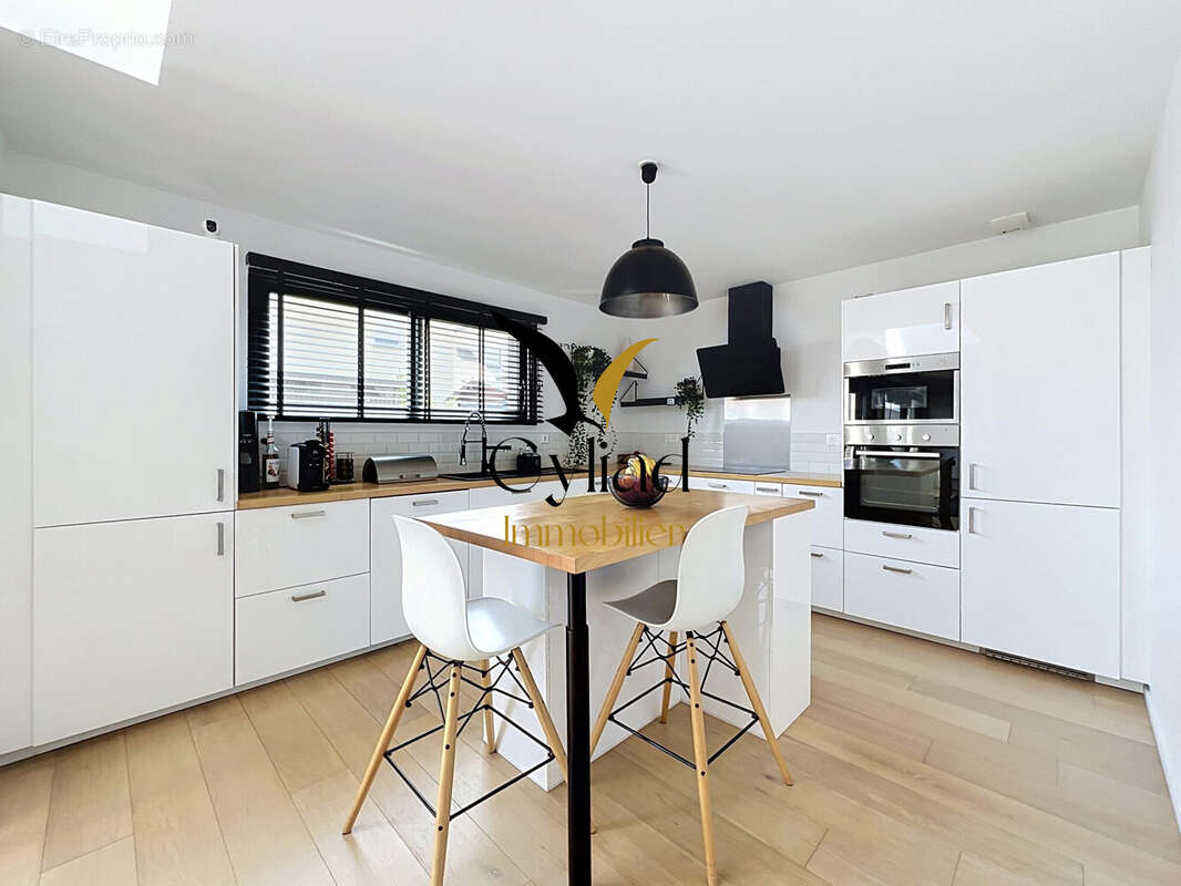 Maison 127 m² à Saint-Coulomb  - photo 9