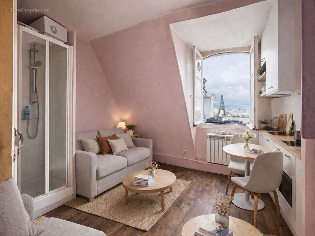 Appartement à PARIS-10E