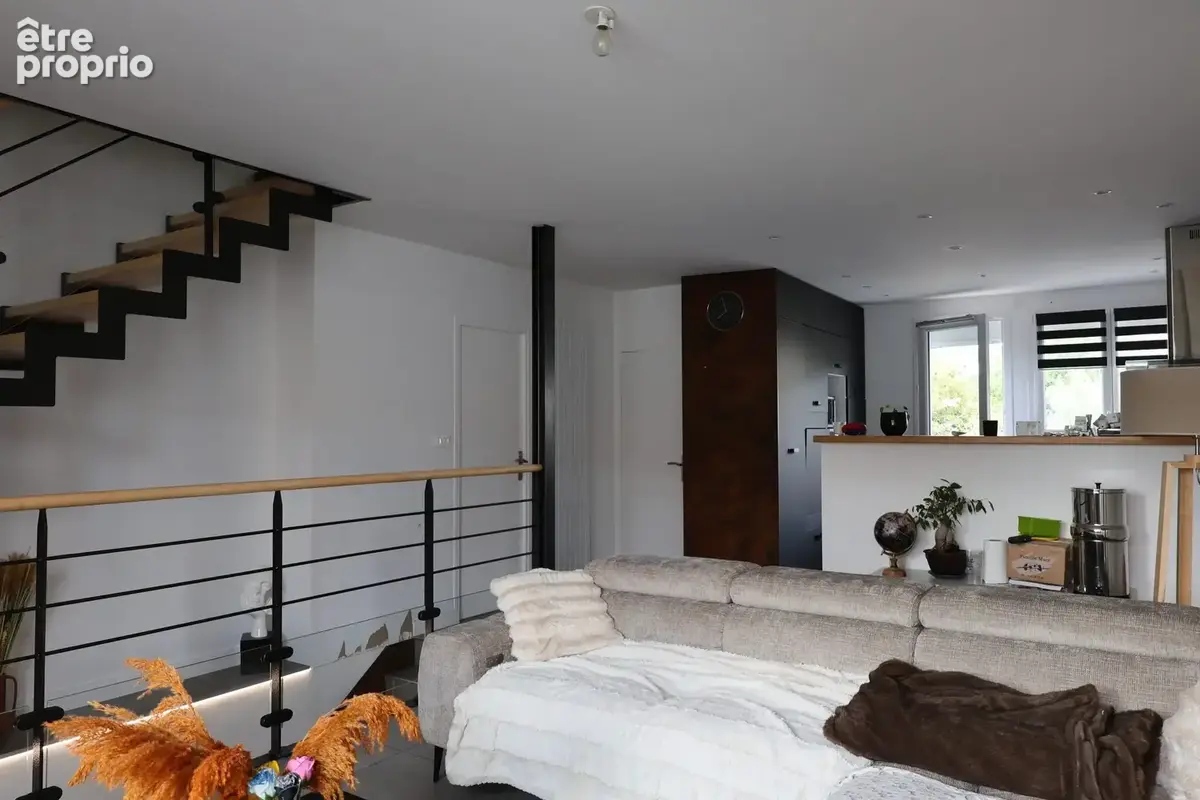 Maison 5 pièces 101 m² à vendre à Cholet (49300) - photo 2