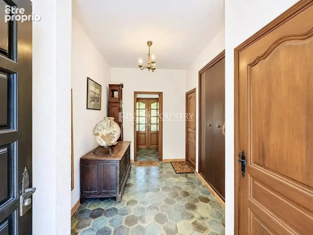 À Vendre Maison Familiale avec Vue Panoramique - Cagnes-sur-Mer - photo 11