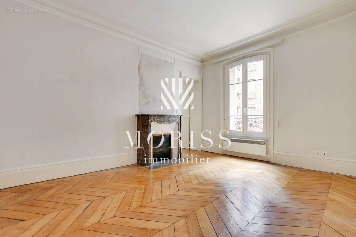 Appartement à PARIS-17E