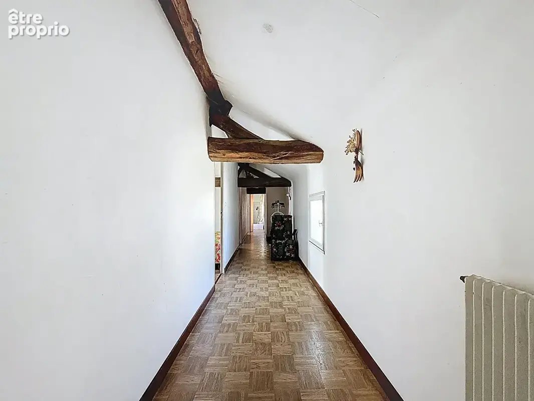 Maison avec dépendances et grand terrain - photo 8
