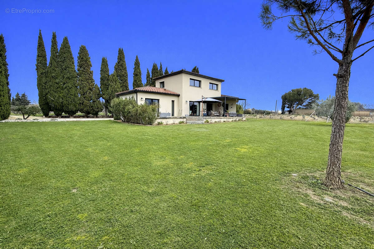 Maison à SAINTE-CECILE-LES-VIGNES