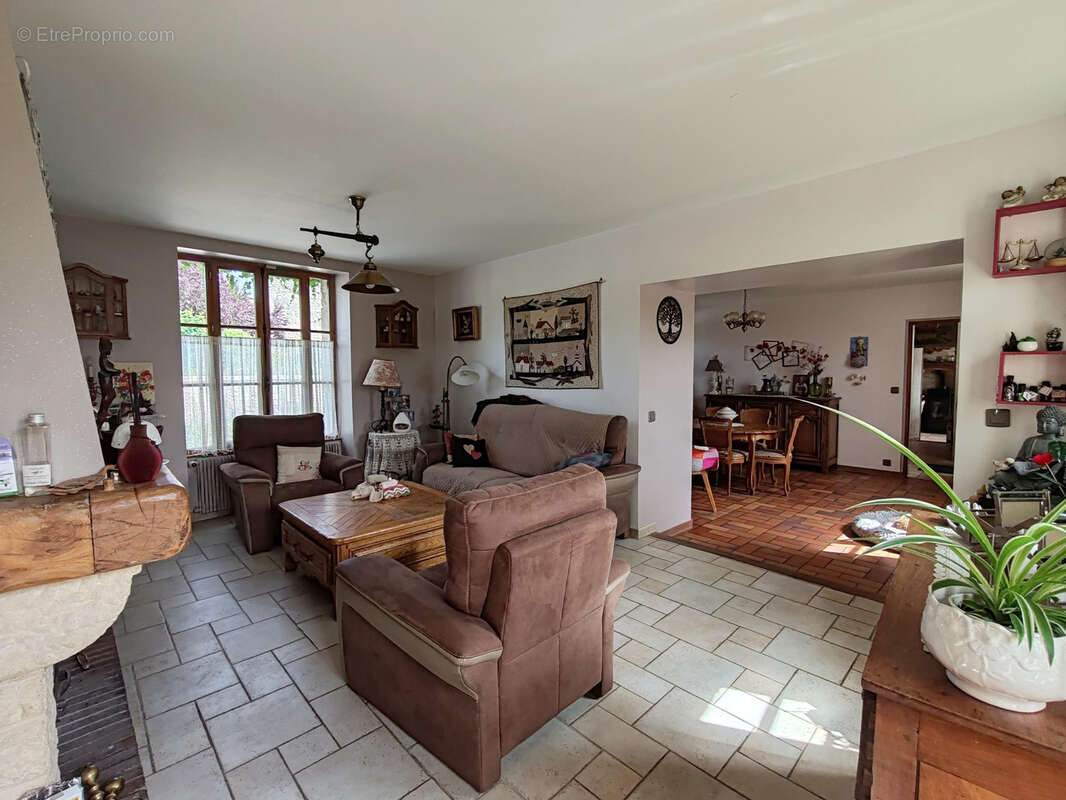 Maison familiale avec dependances - photo 5
