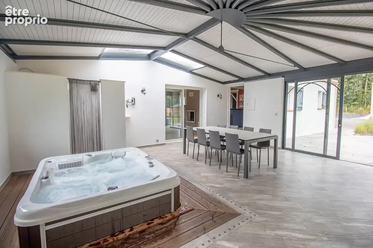 Maison 8 pièces - 209 m² - Proche du centre-ville de La Garnache - photo 3