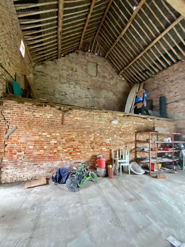 Maison à AVESNES-SUR-HELPE