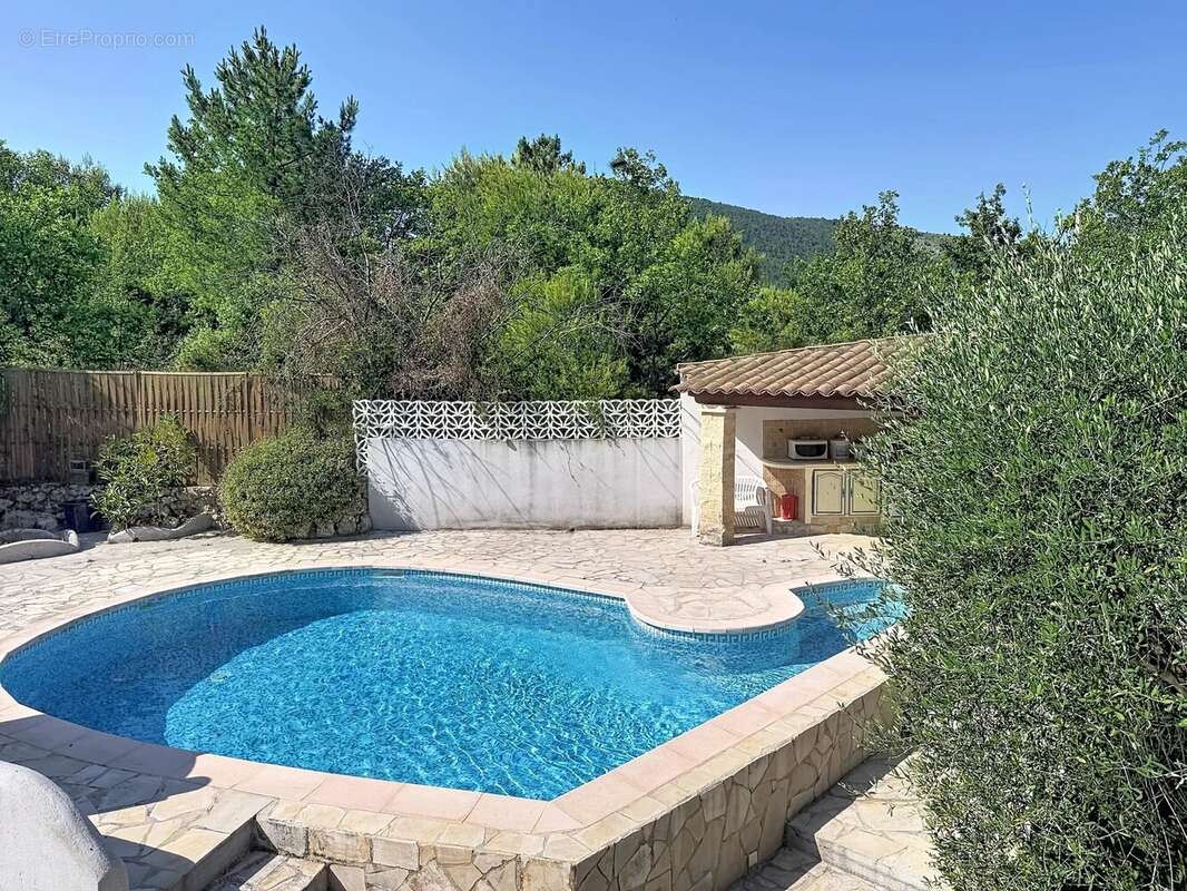 Maison 220 m² à Tourrette-Levens  - photo 13