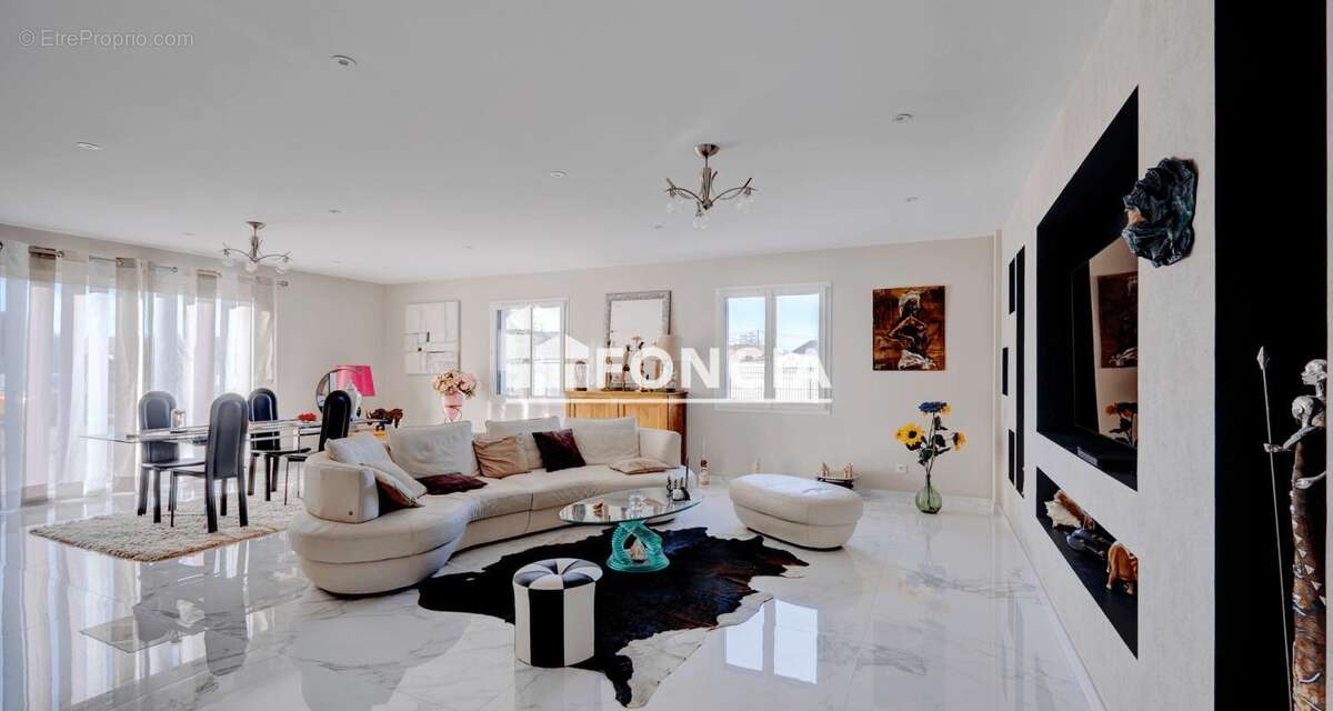 Maison à CORQUILLEROY