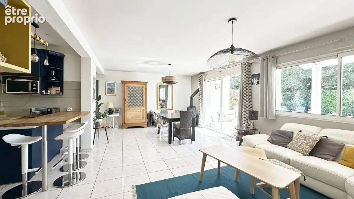 GOLF ET CENTRE VILLE VILLA A PIED POUR CETTE VILLA DE 6 Pièces de 150 m2 sur une parcelle de 800 m2 avec piscine - photo 7