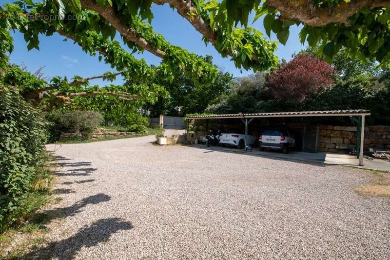 Maison à SOLLIES-TOUCAS