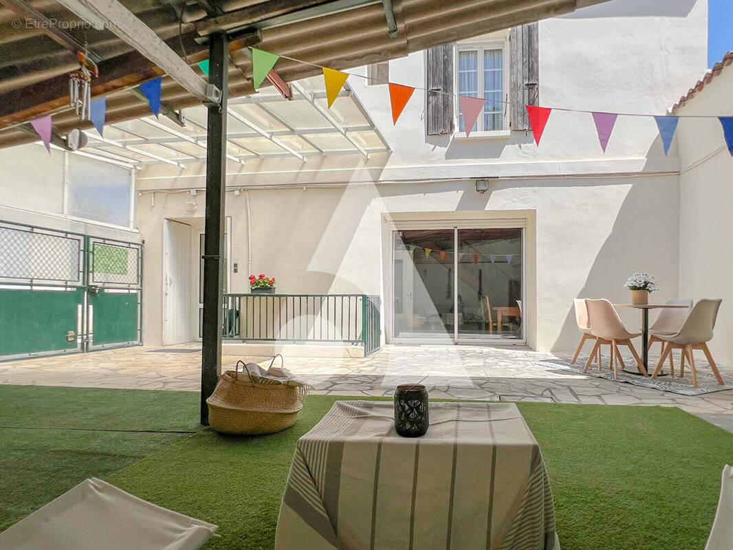 Maison à SAINTES