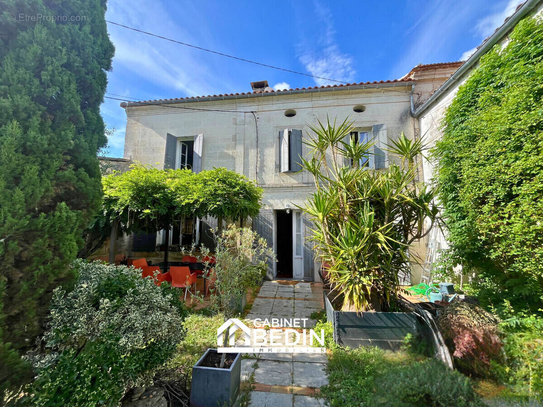 Maison à FRONSAC