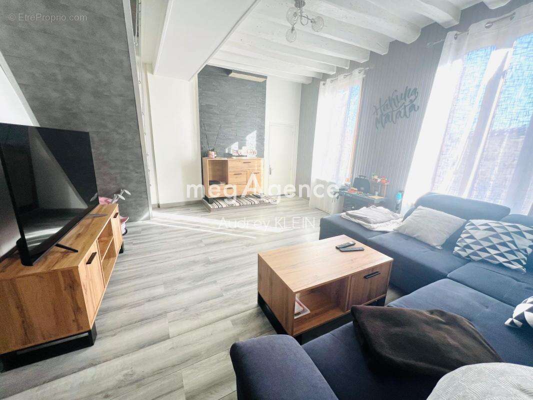 Maison à VILLENEUVE-LA-GUYARD