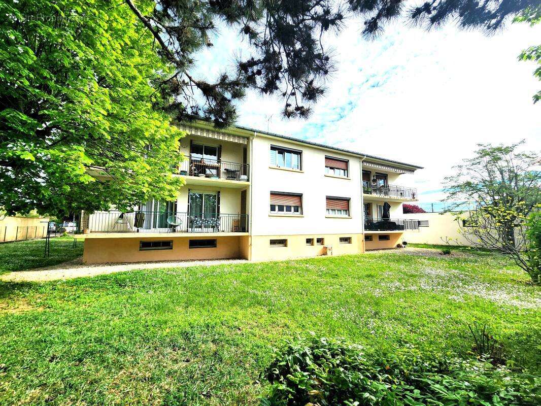 Appartement à CHENOVE