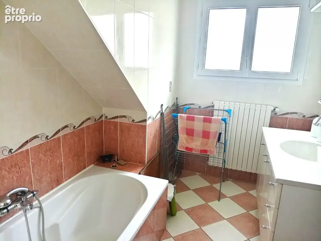 Maison 137 m² à Mesanger  - photo 4