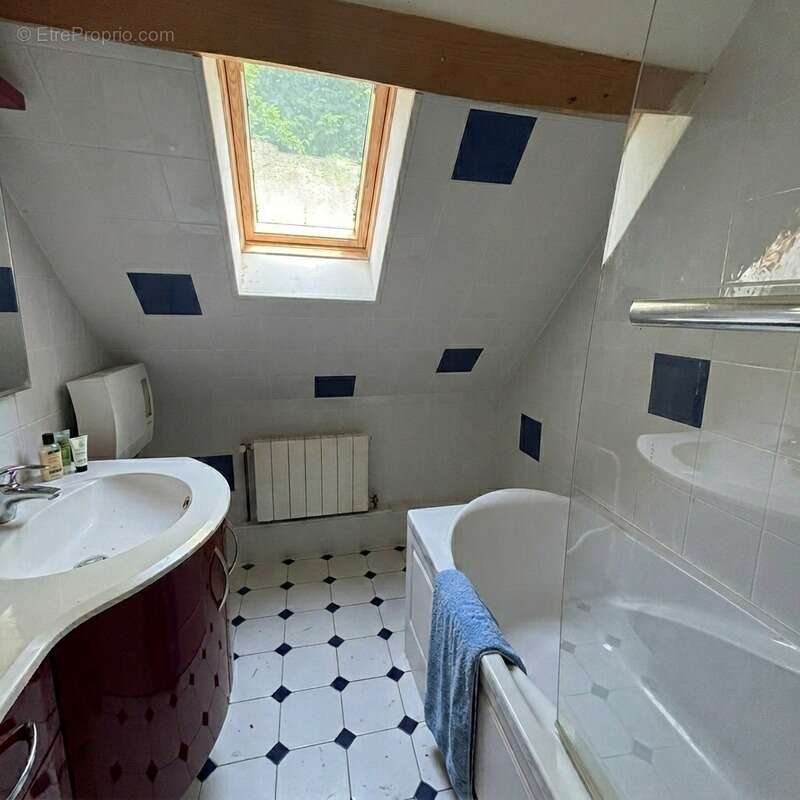 Un lieu de vie unique avec trois maisons aux possibilités infinies ! - photo 8