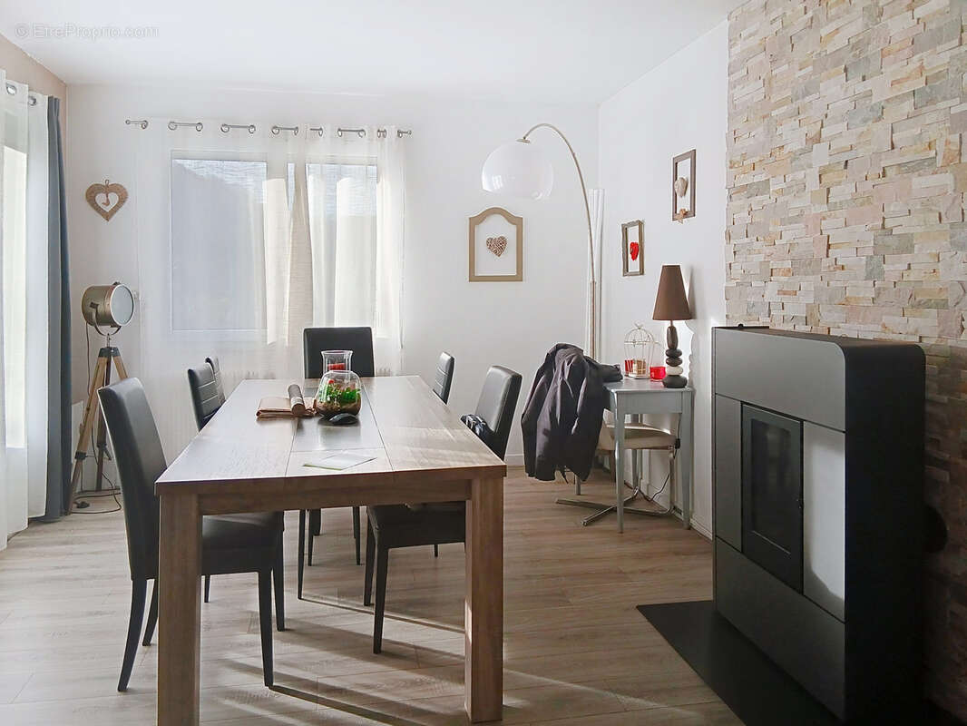 Maison à PONT-DE-ROIDE