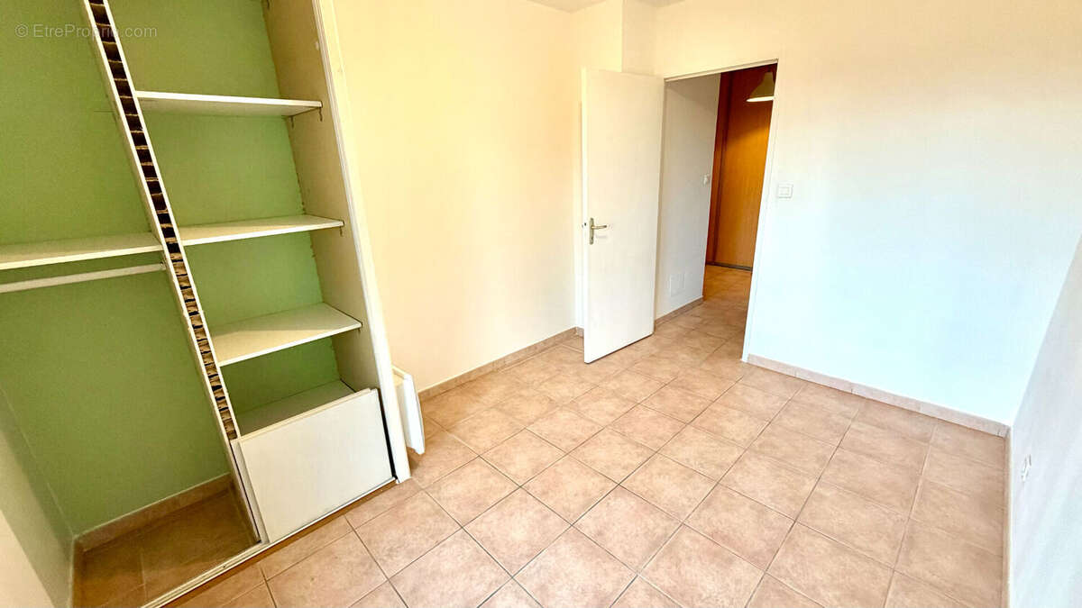 Appartement à ENTRAIGUES-SUR-LA-SORGUE