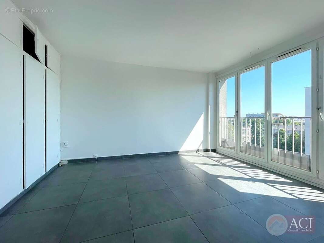 58457017d.jpg - Appartement à GARGES-LES-GONESSE