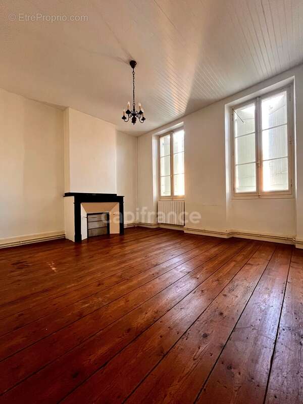 Jolie maison en plein centre de FLEURANCE (32), 165 m2, 5 pièces, 3 chambres, cave, jardin clos et puits - photo 12