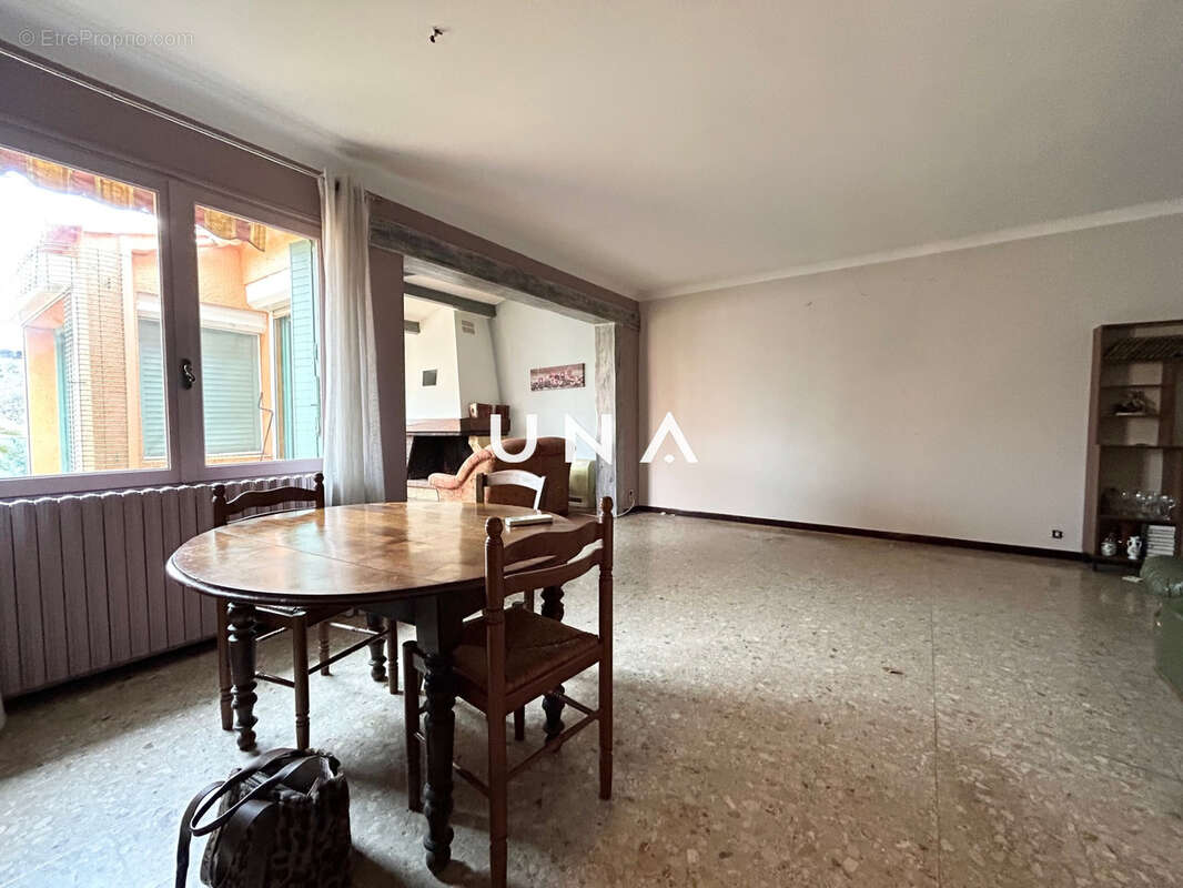 Maison à BAGNOLS-SUR-CEZE