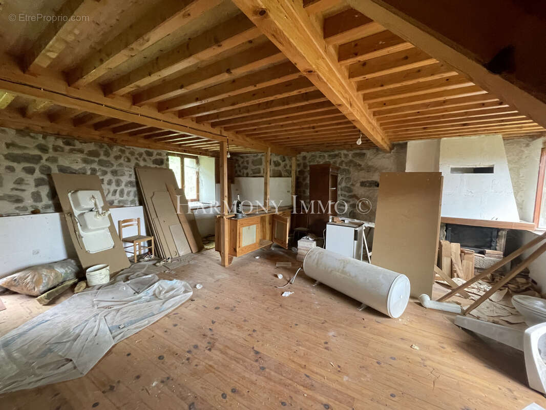 Maison à ESTIVAREILLES