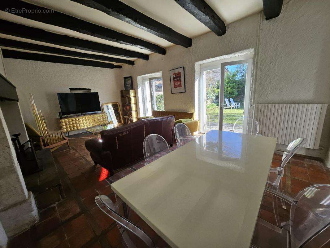 Maison à ANTONNE-ET-TRIGONANT