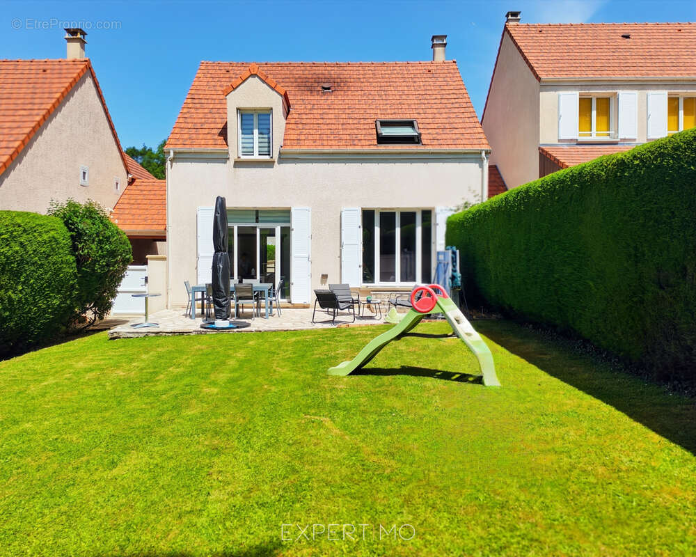 Maison à MAGNY-LE-HONGRE