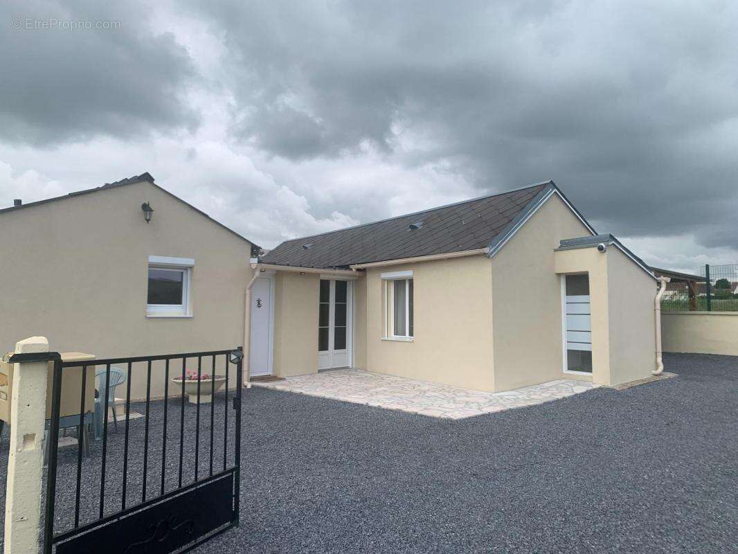 Maison à MILLY-SUR-THERAIN