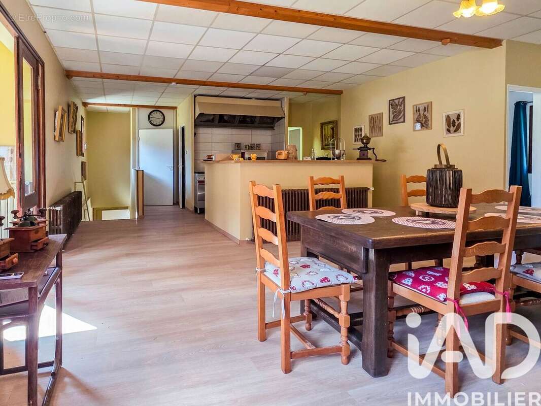 Maison 182 m² à Saint-Chely-D'aubrac  - photo 4