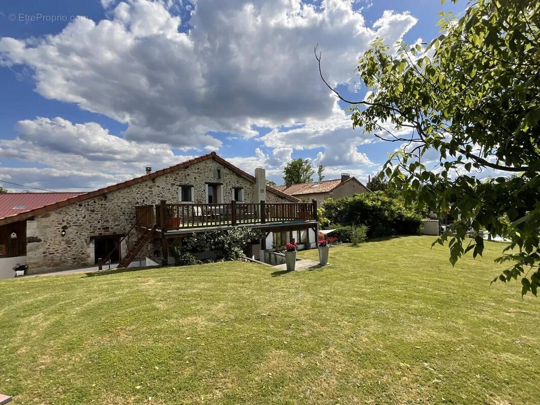 Maison à SAINT-PRIVAT-DES-PRES