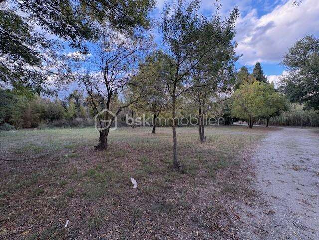 Terrain à PEZILLA-LA-RIVIERE