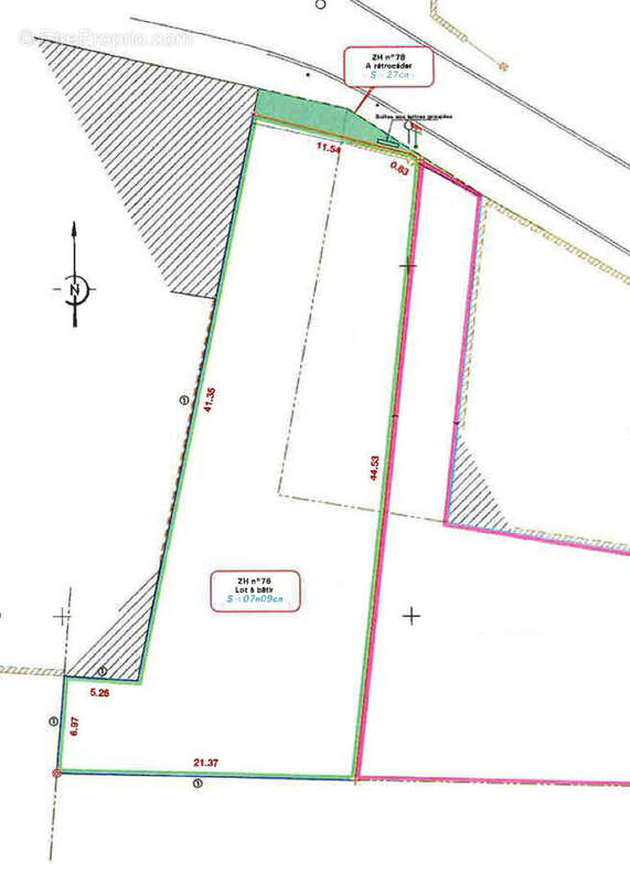 Terrain à SAINT-ESCOBILLE