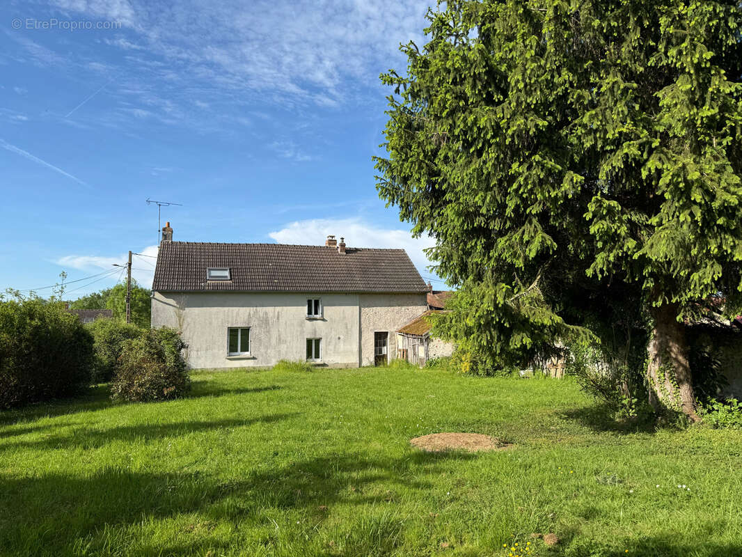 Maison à DOUE