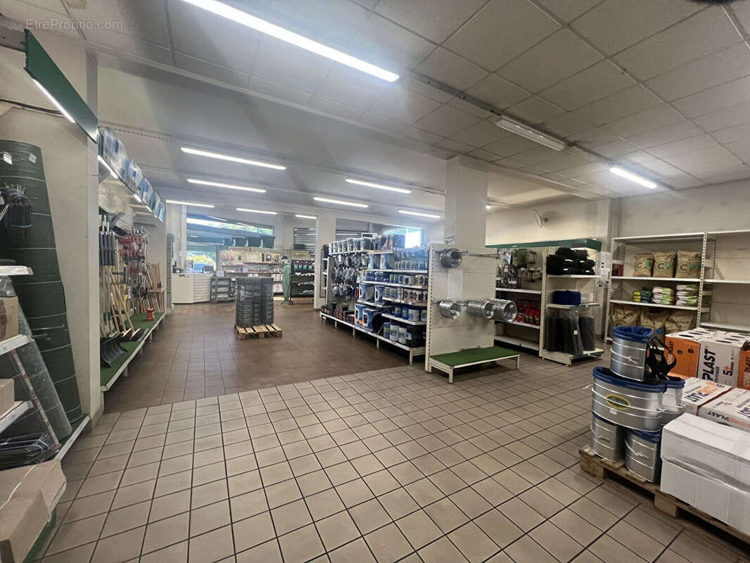 Commerce à ROUSSILLON