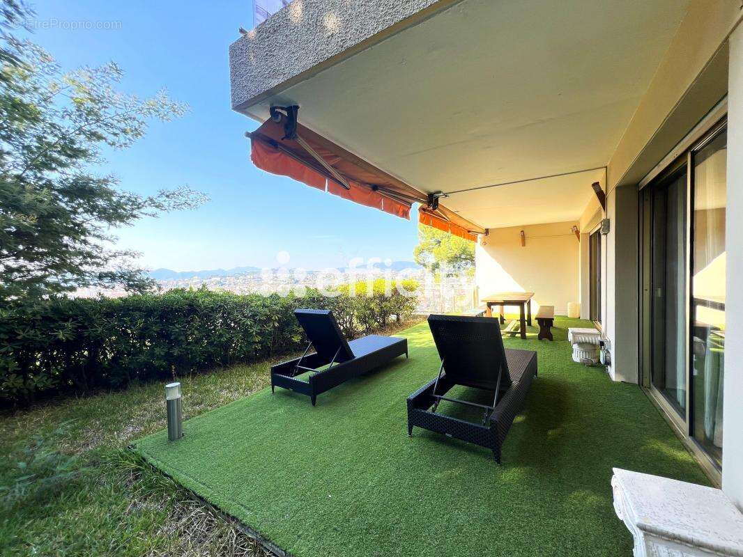 Appartement à LE CANNET