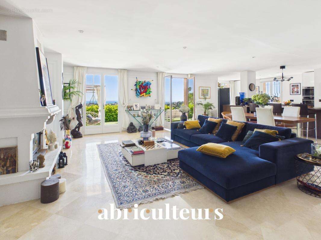 Maison à VALLAURIS