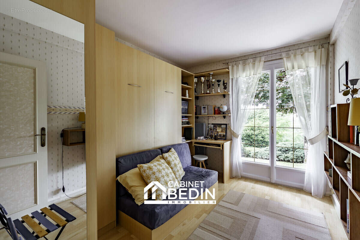Maison 143 m² à Saint-Germain-De-La-Riviere  - photo 5