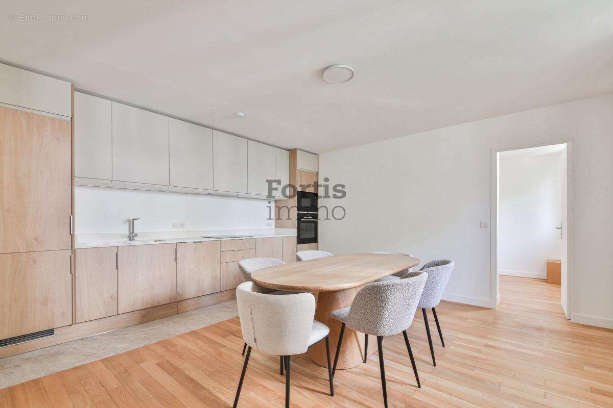 Appartement à PARIS-9E