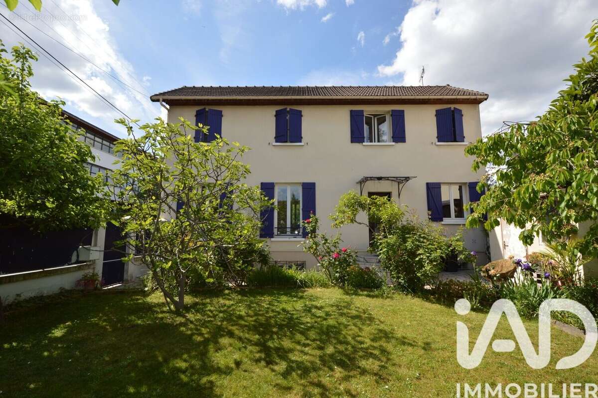 Photo 1 - Maison à SAINT-MAUR-DES-FOSSES